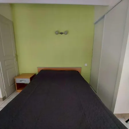 Renove 2 Pieces Avec Mezzanine, Terrasse Et Acces Direct - Fr-1-326-748 مارسيلان