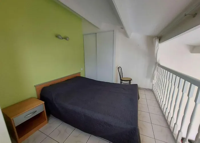 Renove 2 Pieces Avec Mezzanine, Terrasse Et Acces Direct - Fr-1-326-748